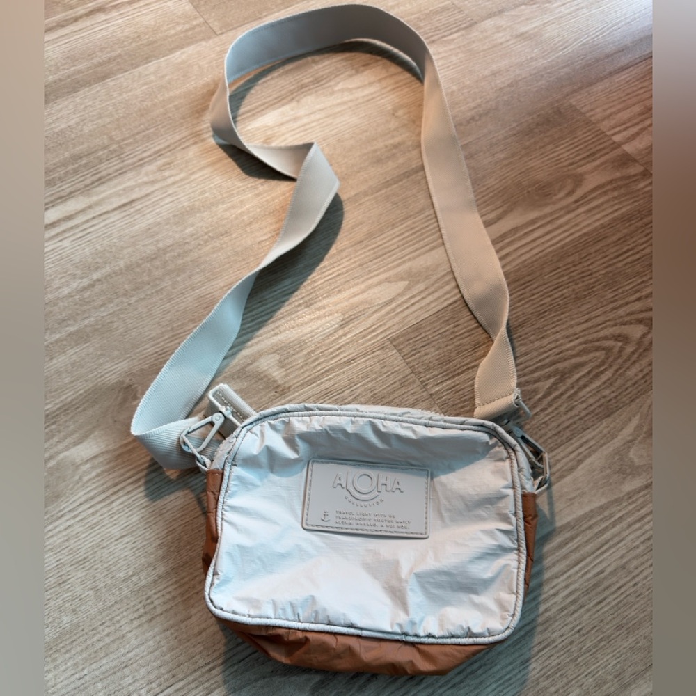 ALOHA women’s  Belt Bag - beige and Tan